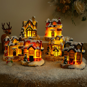 Casa en Miniatura de Resina con Iluminación LED, Adorno Navideño, Decoración Interior para Sala de Estar, Regalo - Product Image 4