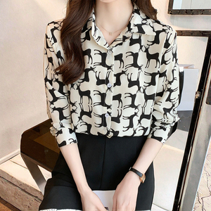 Camisa de poliéster lisa con estampado de animales de dibujos animados, solapa, cuello redondo, formal, para mujer, corte regular, para todas las estaciones - Product Image 2