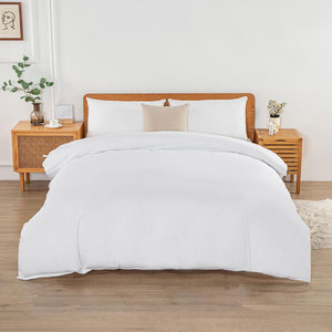 Ensemble de literie en polyester confortable et durable, ensemble de literie en polyester quatre pièces pour un usage domestique - Product Image 1