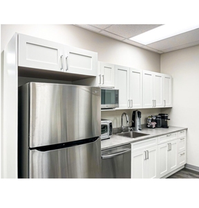 Ensemble de meubles de cuisine compacte et bar à café en bois peint blanc, avec espace pour évier, personnalisable, directement de l'usine - Product Image 1