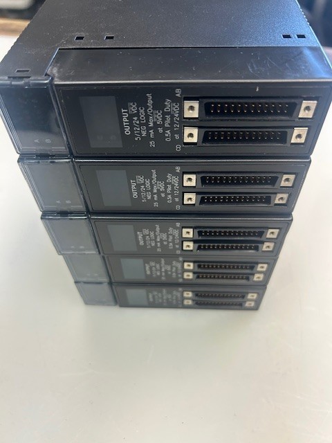 Fanuc OUTPUT TTL 32P IC693MDL752 (5x) plc