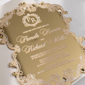 Elegante tarjeta de invitación de boda de metal dorado con marco ornamentado y nombres personalizados para decoración - Product Image 2