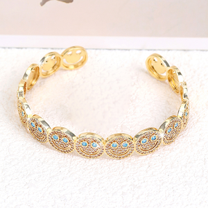 Brazalete de Joyería Moderna y Elegante, Brazalete Abierto de Cobre Chapado en Oro con Microincrustaciones de Circonita, Brazalete de Moda con Cara Sonriente para Mujer - Product Image 6