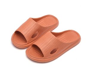 Liu Ming personnalisé <span class=keywords><strong>pas</strong></span> <span class=keywords><strong>cher</strong></span> en gros 2024 été EVA maison nouveaux Styles sandale pantoufles plates <span class=keywords><strong>pour</strong></span> hommes et femmes - Product Image 3