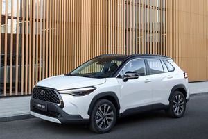 En Existencia, Nuevo Modelo 2020 para Corolla Cross 2.0L ECvt Edición Elite, SUV Compacto con Tracción en las Cuatro Ruedas, Tapicería de Tela, R17 Oscuro - Product Image 3