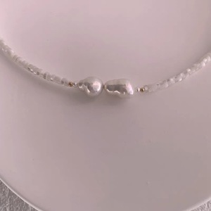 Collar de Perlas Barrocas Naturales de Olivo Blanco con Concha de Mariposa, Temperamento Simple y Belleza Pura, Cadena para Clavícula - Product Image 5