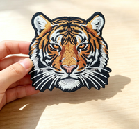 Patchs brodés personnalisés en usine pour animaux sauvages (tigre, bison, ours grizzly) à coudre ou thermocollants pour chapeaux et vêtements