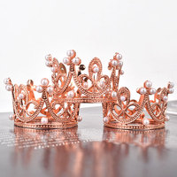 Vente en gros mini couronne de perles pour baby shower petite couronne de princesse couronne de perles en or avec strass pour fleurs décoratives