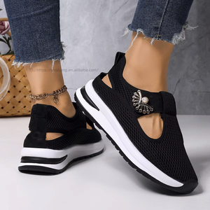 Women Autumn Magic Tape Thick Sole Breathable <b>Closed</b>-<b>Toe</b> <b>Sandals</b> Comfortable Sports Style <b>Sandals</b> - Product Image 3