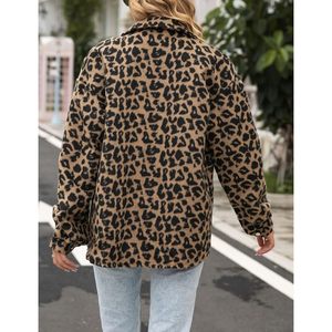 FOXA Abrigo tipo shacket de forro polar con estampado de leopardo para mujer, con solapa y diseño con botones para uso informal - Product Image 5