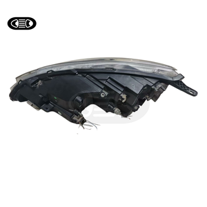 Ensemble de phares TUZHIHAO Dongfeng Yulon Luxgen <span class=keywords><strong>U6</strong></span>, pièces d'origine pour voiture - Excellent état, surface brillante, fonctions optimales - Product Image 4