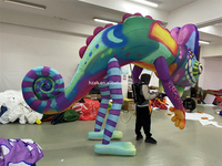 Marionnette gonflable de lézard d'adultes avec lumières LED pour la performance d'événement