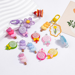 Colgante de resina con forma de corazón de piruleta de dibujos animados, pequeño accesorio de joyería DIY, decoración para cadena de teléfono y llavero - Product Image 1