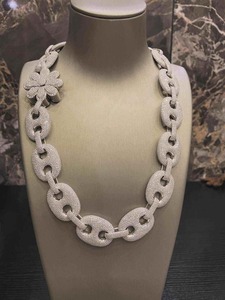 Collier chaîne cubaine en moissanite hip-hop pour femme, collection de bijoux disponible au meilleur prix du marché. - Product Image 1