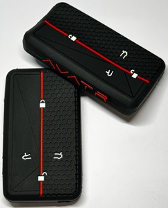 Housse de clé de <span class=keywords><strong>voiture</strong></span> en silicone à texture nid d'abeille, antidérapante, antichoc, avec bande rouge, compatible avec Nissan - Product Image 4