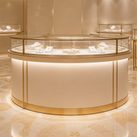 Comptoir d'exposition de bijoux incurvé sur mesure OEM ODM, avec cadre en aluminium et MDF éclairé, pour vente en gros aux grands magasins