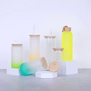 Vente en gros de gobelets en verre transparent de 16 oz et 20 oz pour lait, café, jus, avec couvercle et paille - Product Image 1