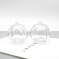 Flacon de parfum en verre personnalisé avec logo, 50 ml, transparent et doré, atomiseur en aluminium anti-fuite, couvercle en PP, forme citrouille