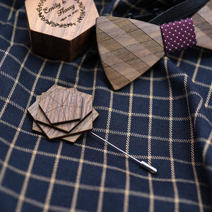 Broche de solapa de madera de nogal para hombre para Boutonniere de boda - Product Image 3