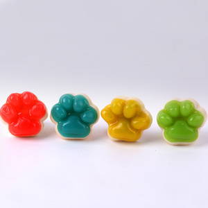 Gomitas <span class=keywords><strong>de</strong></span> gelatina con sabor a frutas surtidas al por mayor, <span class=keywords><strong>dulces</strong></span> y ácidas, certificadas Halal, con forma <span class=keywords><strong>de</strong></span> pata <span class=keywords><strong>de</strong></span> gato - Product Image 3