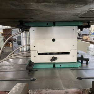 เครื่องอัดไฮดรอลิกอุตสาหกรรม 300 ตัน เครื่องอัดไฮดรอลิกสำหรับทำหมวกกันกระสุนมาตรฐาน - Product Image 4