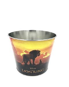 Cubo <span class=keywords><strong>de</strong></span> palomitas <span class=keywords><strong>de</strong></span> maíz DADI 1.8L Cinema para envasado <span class=keywords><strong>de</strong></span> alimentos, tapa con asa <span class=keywords><strong>de</strong></span> transporte <span class=keywords><strong>de</strong></span> 85oz con diseño en relieve, Cubo <span class=keywords><strong>de</strong></span> lata <span class=keywords><strong>de</strong></span> palomitas <span class=keywords><strong>de</strong></span> maíz, <span class=keywords><strong>prueba</strong></span> FDA - Product Image 2