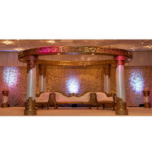 Mandap de boda Dulhan elegante de fibra dorada tallada, conjunto de mandap redondo de fibra para bodas indias grandiosas - Product Image 1
