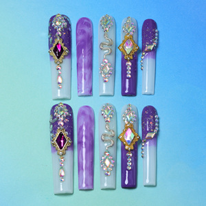 Uñas acrílicas artesanales de alta gama al por mayor, uñas postizas cuadradas de cobertura completa, degradado morado, diseño con diamantes de imitación, personalizables - Product Image 3