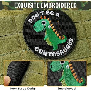 Patch brodé rond « Ne soyez pas un Cuntasaurus » avec fermeture auto-agrippante pour chapeau - Product Image 2