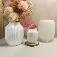Grand moule en silicone pour vase à rayures cannelées minimaliste, moule simple pour ornement en plâtre côtelé, grand pot à fleurs, moule de moulage en ciment