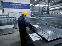 Goulotte de câblage perforée sur mesure, galvanisée à chaud, liste de prix usine