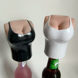 Abridor de Botellas de Cerveza Divertido con Diseño de Chicas Sexys, Magnético con Recolector Automático de Tapas para Jugos y Refrescos - Product Image 6