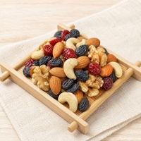 Mélange de noix et de fruits secs premium cuites au four pour des collations saines et garnitures de yaourt