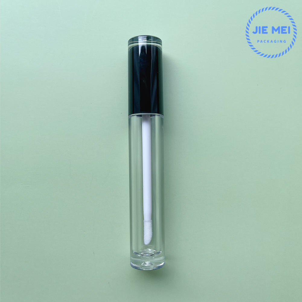 Casquette noire avec brosse #1