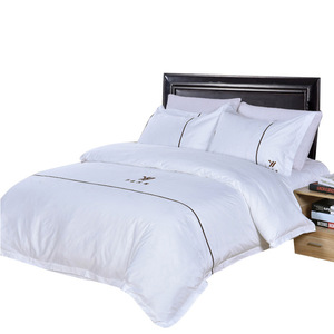 Juego de Ropa de Cama para Habitación de Hotel GlobeLink, Cuatro Piezas de Satén, Sábanas y Funda de Edredón Blancas, Fabricantes - Product Image 6