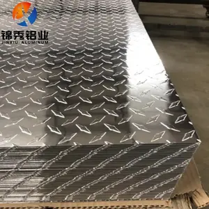 4ft * 8ft lembaran aluminium timbul 1100 kotak-kotak 3003 5052 lembaran aluminium untuk jalur kursi roda