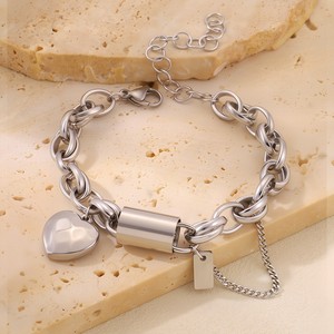 Bracelet de luxe bicolore en acier inoxydable, maillons dorés et argentés avec <span class=keywords><strong>plaque</strong></span> ovale en zircon cubique, étanche et anti-ternissement - Product Image 5