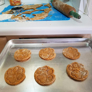 Cortador de Galletas Personalizado para Hornear Galletas, Molde de Acero Inoxidable para Galletas, Pata de Hueso de Perro y Cerveza - Product Image 5