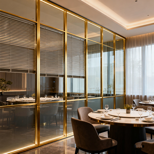 <span class=keywords><strong>Plaque</strong></span> de <span class=keywords><strong>verre</strong></span> <span class=keywords><strong>trempé</strong></span> plat de haute qualité en gros 4mm-15mm coupe personnalisée <span class=keywords><strong>pour</strong></span> clôture de piscine extérieure, balustrade de balcon usage commercial - Product Image 2