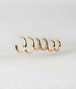 Elegantes Pendientes Pequeños de Aro en Oro Amarillo Original con Diamantes CVD Creados en Laboratorio, Corte Redondo Brillante y Engaste Pavé - Product Image 3