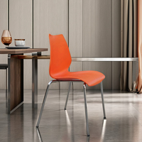 Chaise de salle à manger moderne en tissu de type L avec accoudoir Chaise à cadre en acier empilable pour bureau à domicile/école/appartement Mobilier de maison élégant