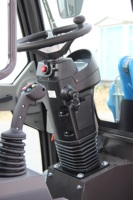 Fabricant chinois Offre Spéciale mini-chargeur électrique alimenté par batterie chauffée au lithium vers l'Europe/Amérique du Nord avec chargeur 220V/110V