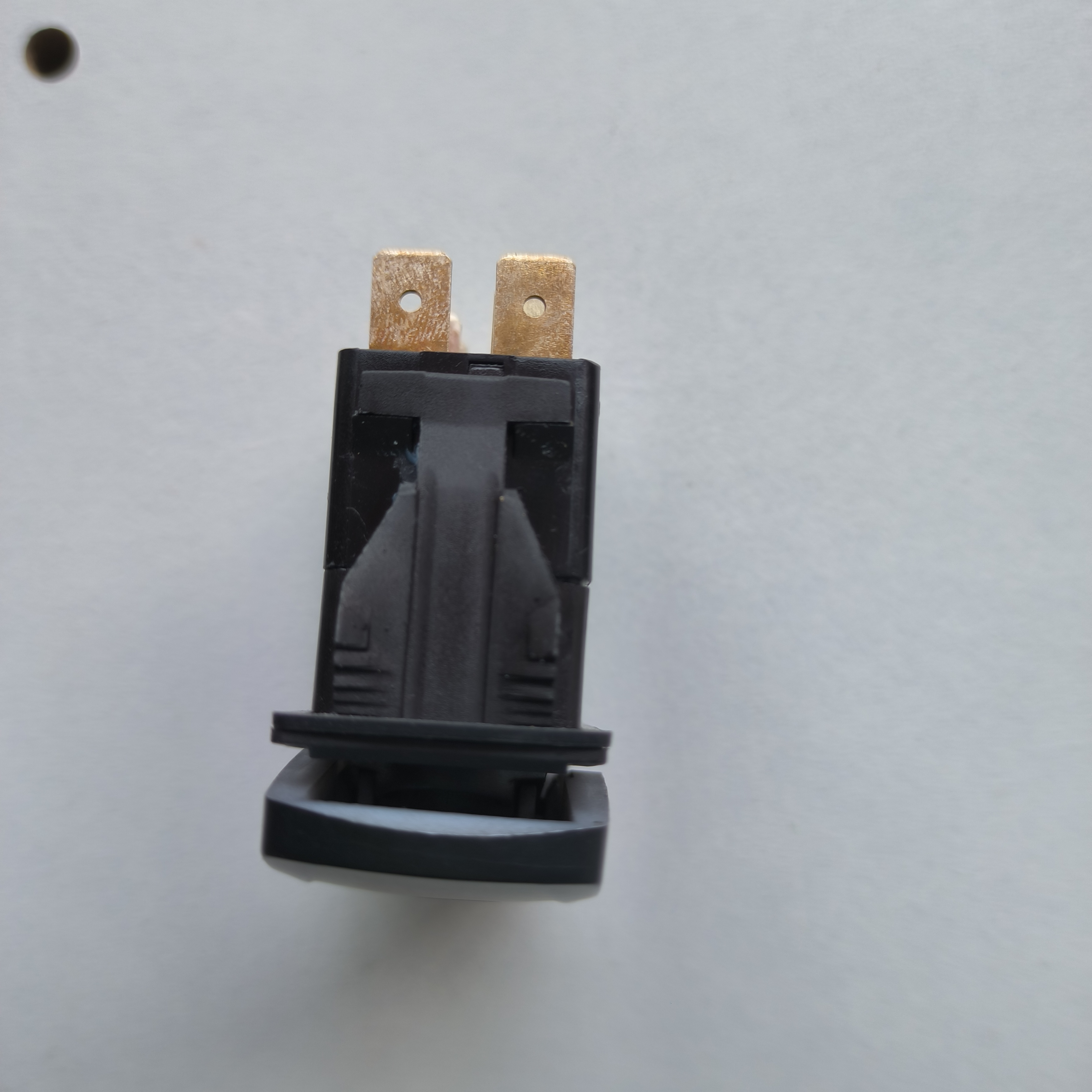 VOE70369706 SWITCH for Volvo Excavators - Reliable Parts