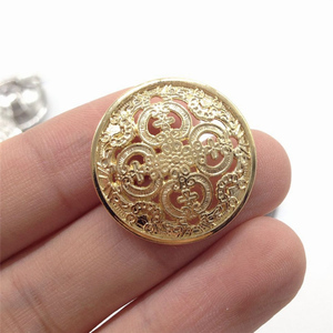 Botones <span class=keywords><strong>de</strong></span> Metal Redondos con Recubrimiento <span class=keywords><strong>de</strong></span> Color Plateado, Dorado <span class=keywords><strong>y</strong></span> Gris Metálico, Estilo Elegante, en Oferta, para Damas - Product Image 3