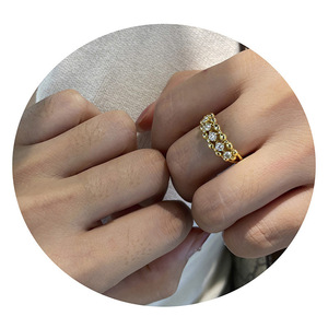 Anello da Donna T0170 in Oro Giallo con Diamante Taglio Brillante Rotondo Colore G Naturale Stile Classico per Fidanzamento - Product Image 6