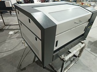 Machine de gravure/découpe laser CO2 400*600mm 6040, contrôle Ruida, prise en charge DXF/PLT pour le bois, le verre, le plastique, plus de refroidissement par eau, CNC