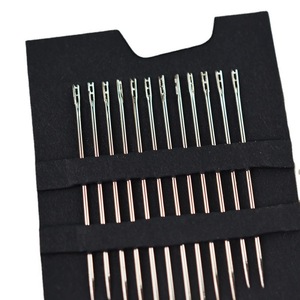 Esta aguja de coser a mano, tipo ciego, con base dorada, no requiere hilo. Es adecuado para personas mayores y puede ser útil. - Product Image 1