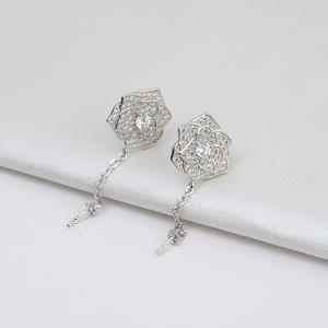 ต่างหูเงินแท้ S925 แบบหนีบ สไตล์พระจันทร์ ประดับมุก 3-6 เม็ด สำหรับผู้หญิง ไม่มีรูหู แฟชั่นอินเทรนด์ รุ่น 1119 - Product Image 2