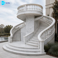 Balustrade d'escalier en spirale en marbre blanc, durable, en pierre sculptée à la main, pour villa, manoir, hôtel, décoration intérieure et extérieure