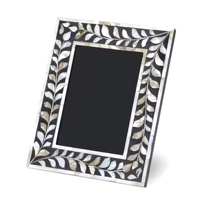 Cadres photo décoratifs en incrustation d'os et de résine élégants fabriqués à la main pour les mariages et l'affichage de souvenirs spéciaux à la maison - Product Image 4